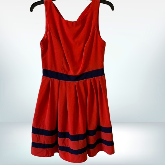 B Darlin Dresses & Skirts - B Darlin Pink and Navy Blue Pleated Cross Back Sleeveless Mini Dress, size 7/8